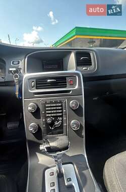 Седан Volvo S60 2011 в 