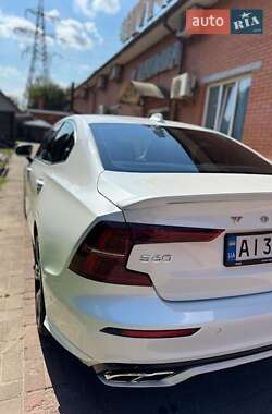 Седан Volvo S60 2020 в 