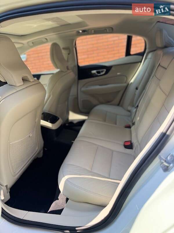 Седан Volvo S60 2020 в Києві фото 26 Седан Volvo S60 2020 в Києві