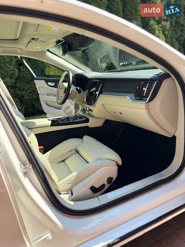 Седан Volvo S60 2020 в Києві фото 31 Седан Volvo S60 2020 в Києві