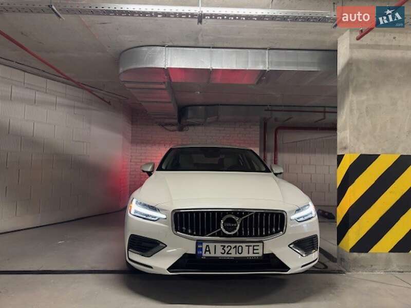 Седан Volvo S60 2020 в Києві фото 35 Седан Volvo S60 2020 в Києві