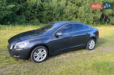 Седан Volvo S60 2012 в 
