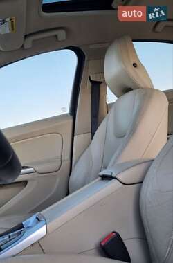 Седан Volvo S60 2012 в 