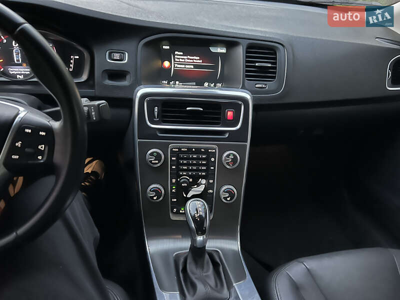 Седан Volvo S60 2016 в Києві