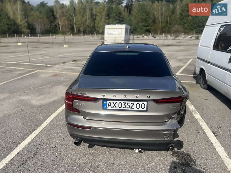Седан Volvo S60 2020 в Славутиче
