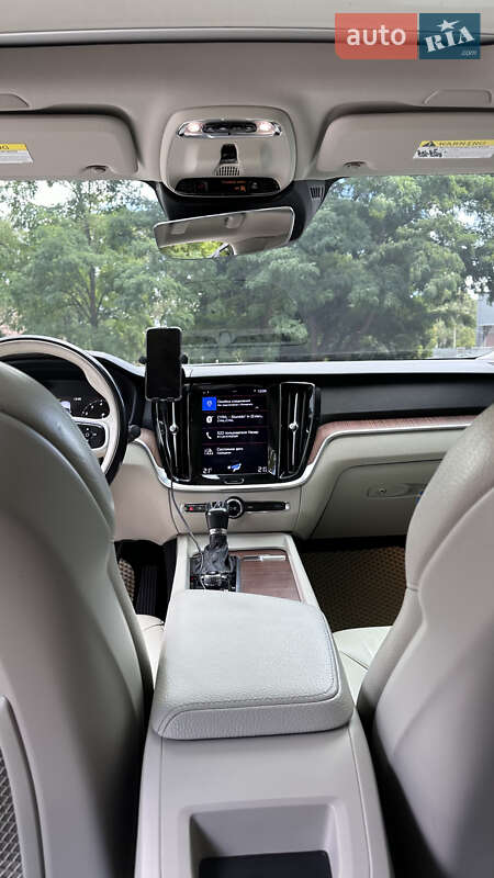 Седан Volvo S60 2020 в Славутиче