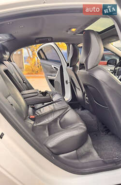 Седан Volvo S60 2013 в 