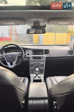 Седан Volvo S60 2013 в 