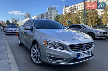 Седан Volvo S60 2016 в Киеве