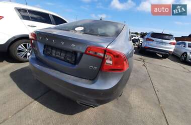 Седан Volvo S60 2015 в 