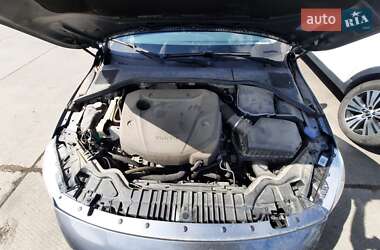 Седан Volvo S60 2015 в 