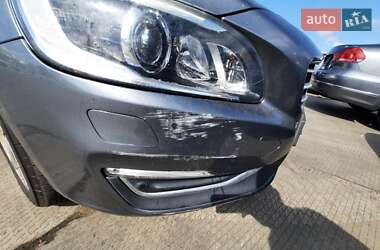 Седан Volvo S60 2015 в 