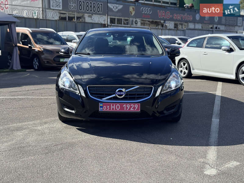 Седан Volvo S60 2012 в Киеве