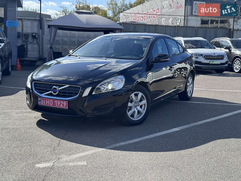 Седан Volvo S60 2012 в Киеве