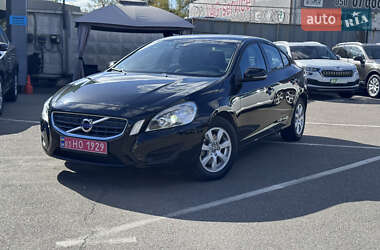 Седан Volvo S60 2012 в 