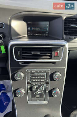 Седан Volvo S60 2012 в 