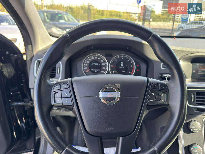 Седан Volvo S60 2012 в Киеве