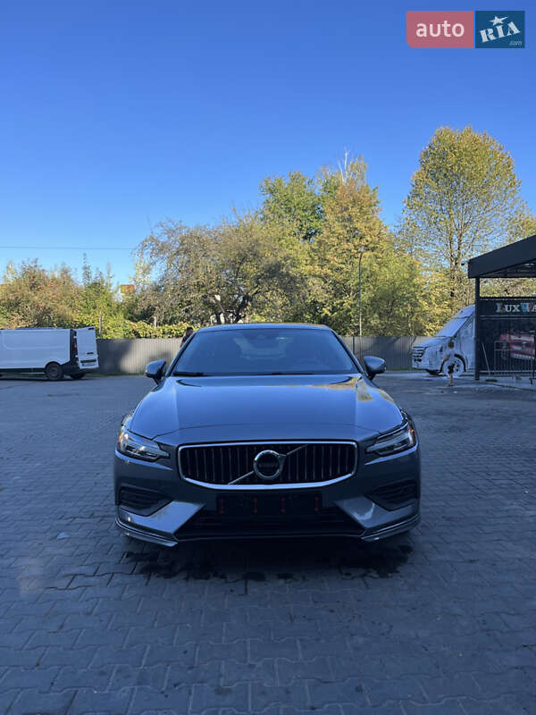 Седан Volvo S60 2019 в Івано-Франківську