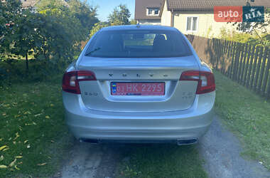 Седан Volvo S60 2013 в 
