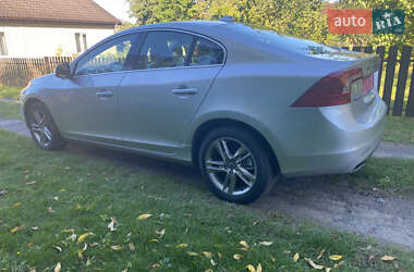 Седан Volvo S60 2013 в 
