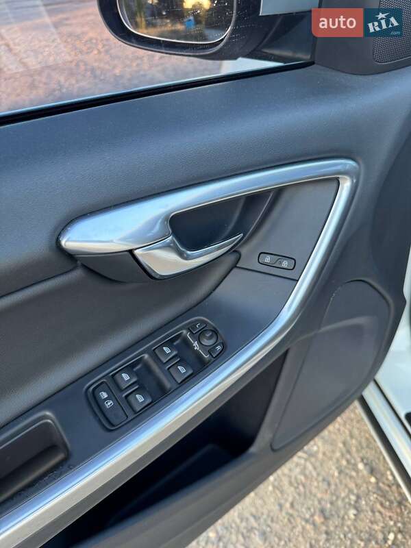 Седан Volvo S60 2015 в Харькове