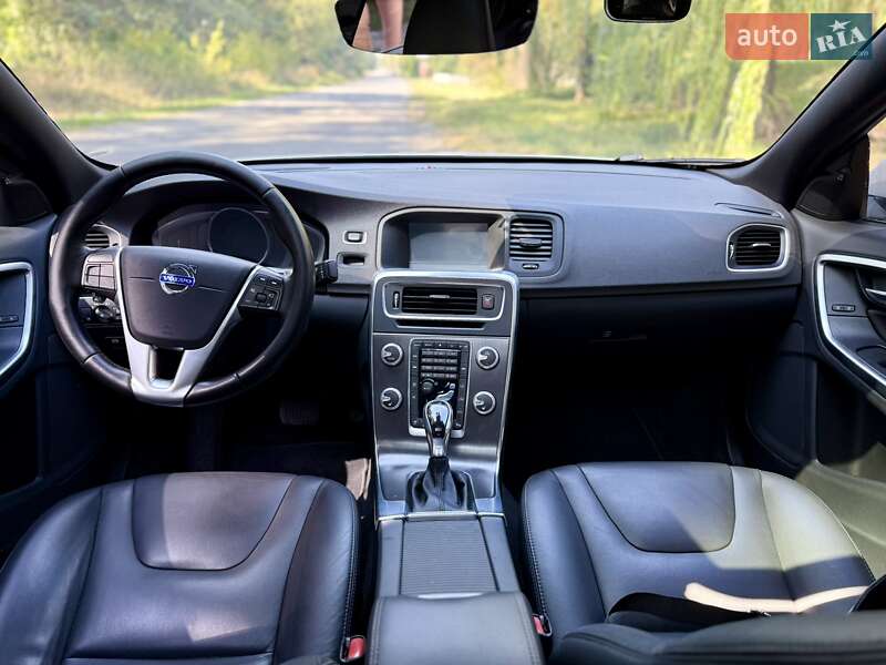 Седан Volvo S60 2015 в Харькове