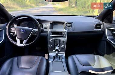 Седан Volvo S60 2015 в 