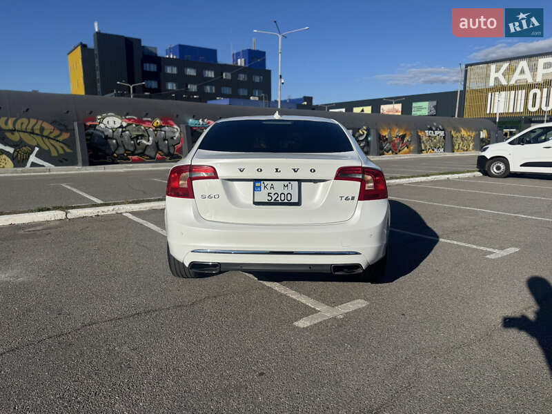 Седан Volvo S60 2016 в Киеве