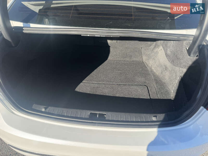 Седан Volvo S60 2016 в Киеве