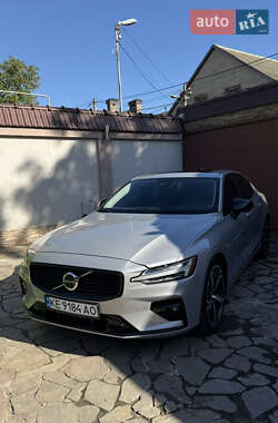 Седан Volvo S60 2023 в 