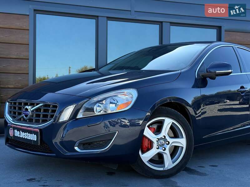 Седан Volvo S60 2013 в Ровно