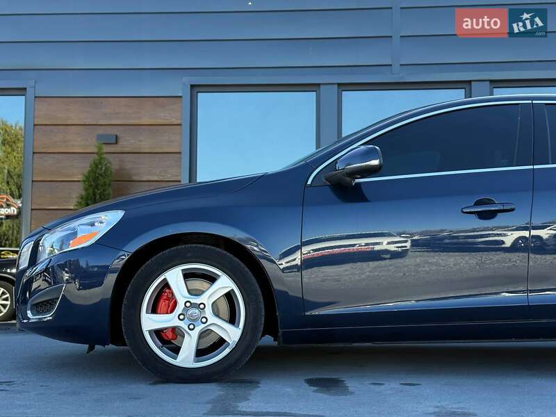 Седан Volvo S60 2013 в Ровно
