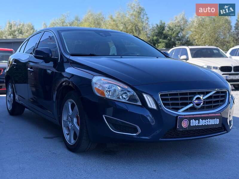 Седан Volvo S60 2013 в Ровно