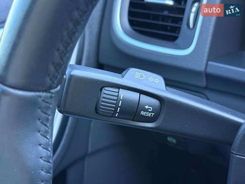 Седан Volvo S60 2013 в Ровно