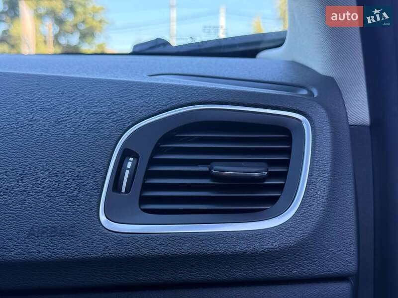 Седан Volvo S60 2013 в Ровно