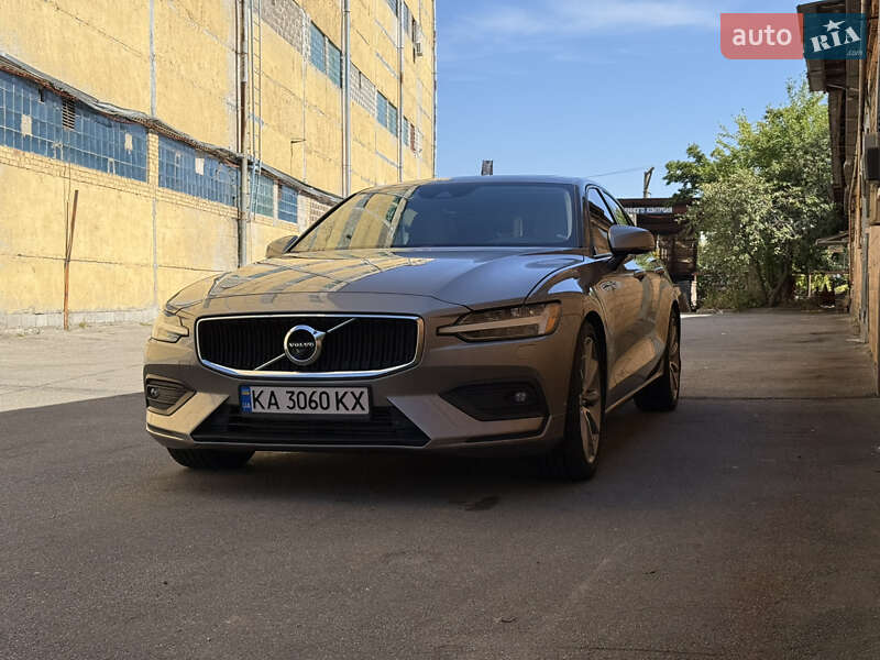 Седан Volvo S60 2019 в Киеве фото 3 Седан Volvo S60 2019 в Киеве