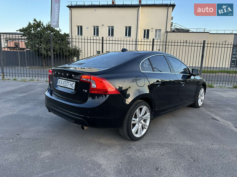 Седан Volvo S60 2011 в Києві