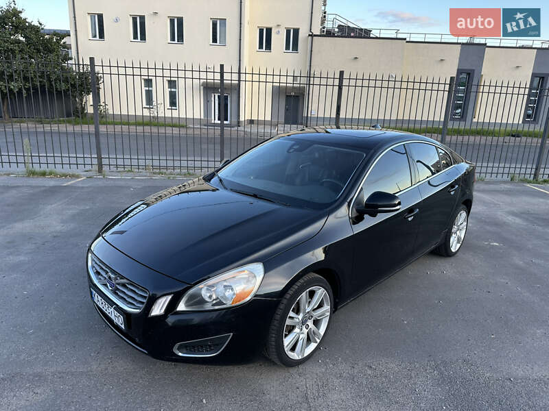Седан Volvo S60 2011 в Києві