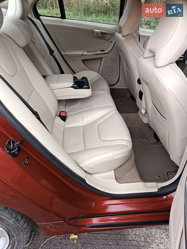 Седан Volvo S60 2011 в Хмельницком