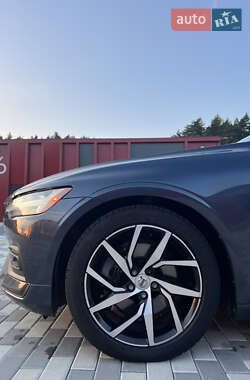 Седан Volvo S60 2020 в 
