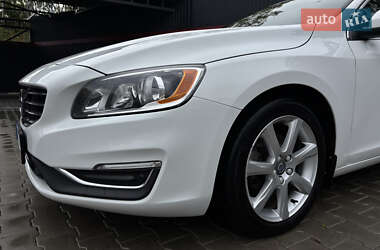 Седан Volvo S60 2015 в 