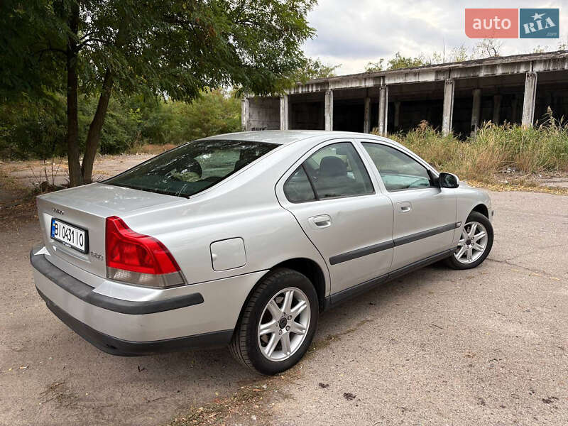 Седан Volvo S60 2002 в Лубнах