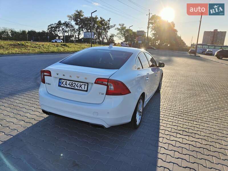 Седан Volvo S60 2013 в Киеве фото 5 Седан Volvo S60 2013 в Киеве