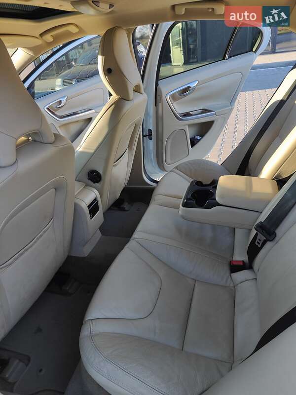 Седан Volvo S60 2013 в Киеве фото 10 Седан Volvo S60 2013 в Киеве