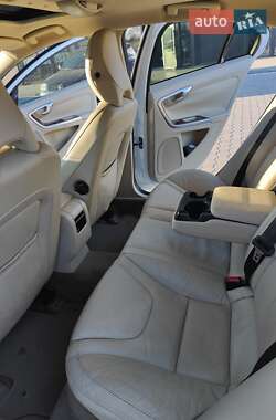Седан Volvo S60 2013 в 