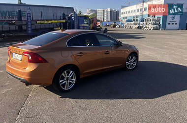 Седан Volvo S60 2011 в 