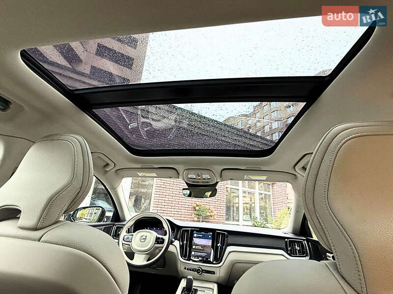 Седан Volvo S60 2024 в Киеве