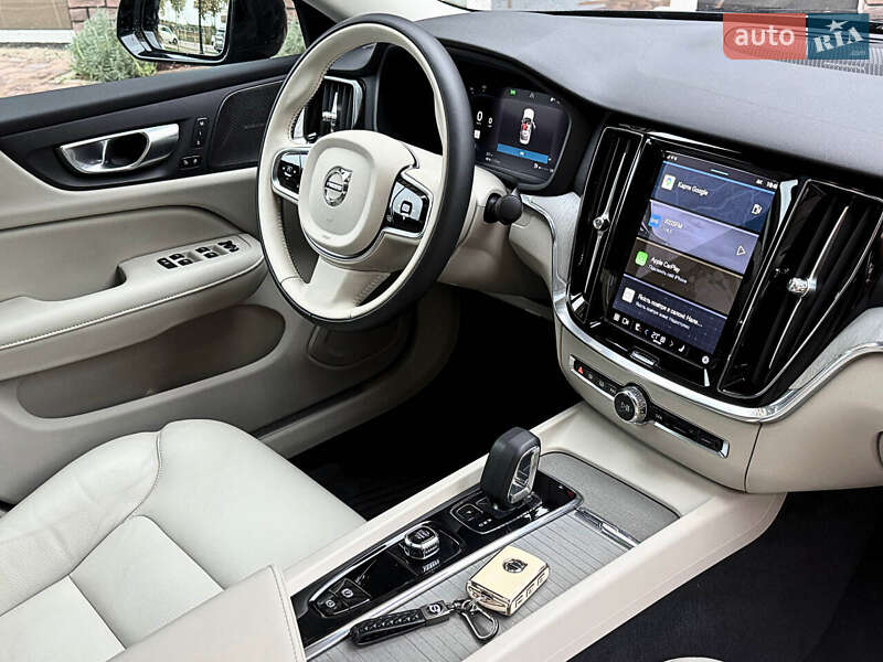 Седан Volvo S60 2024 в Киеве