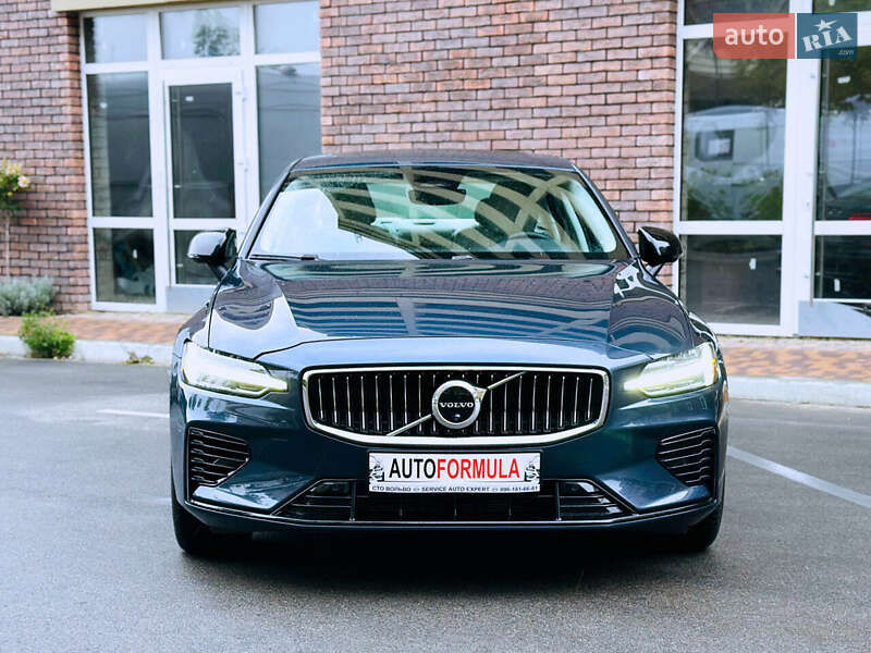 Седан Volvo S60 2024 в Киеве