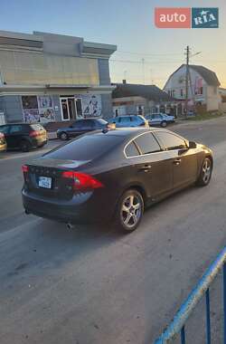 Седан Volvo S60 2012 в 